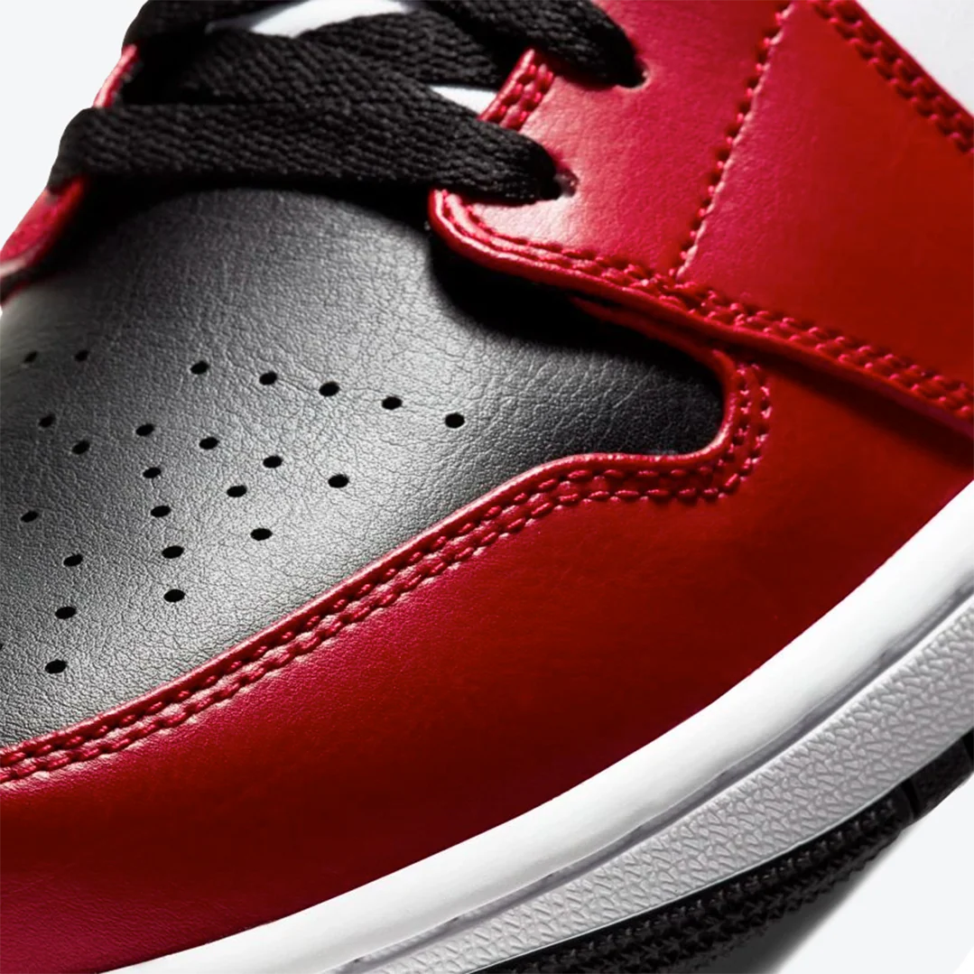 Air Jordan 1 Mid - ‘Chicago Black Toe’ - Image 4