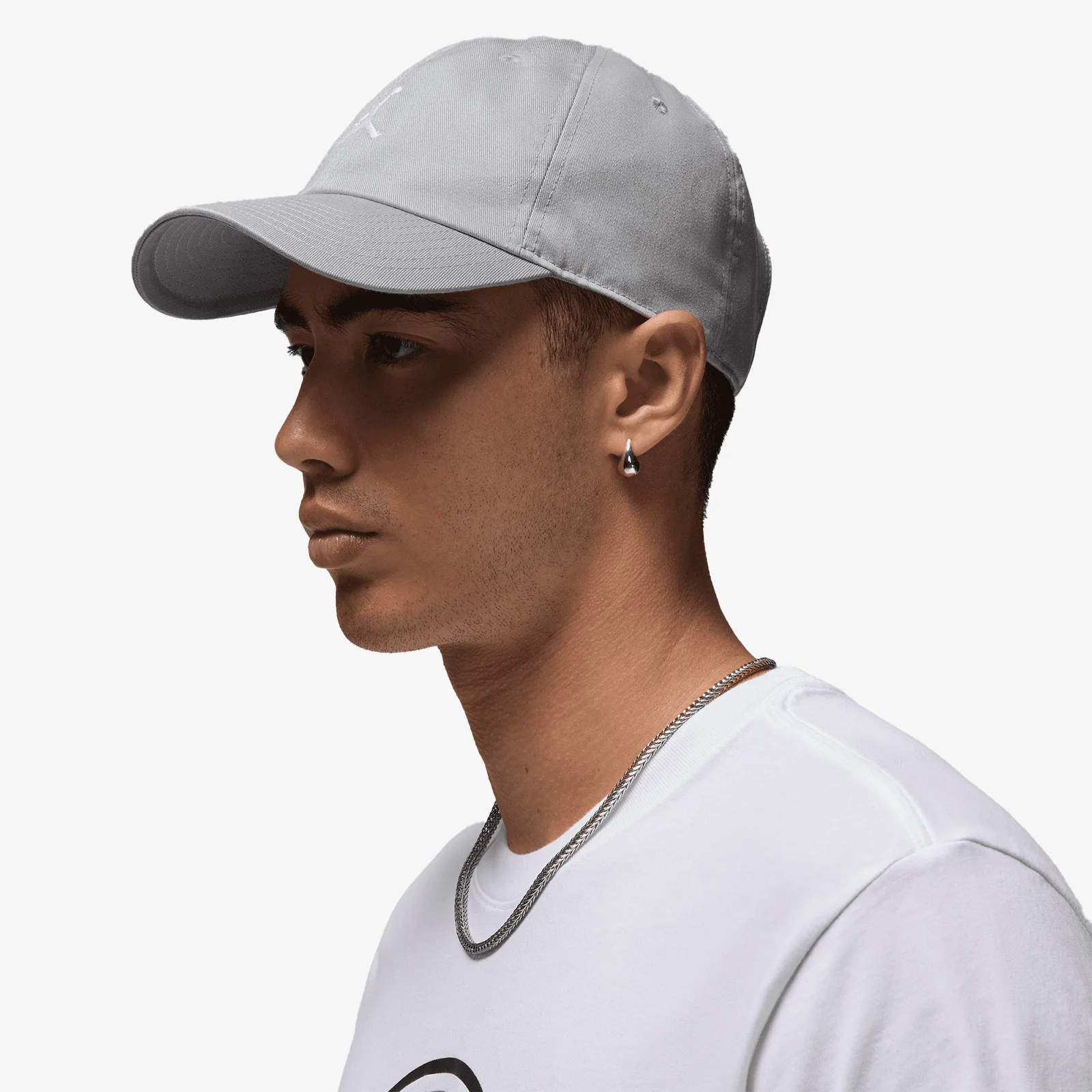 Club Jordan Strapback - Smoke Grey/White - Image 4